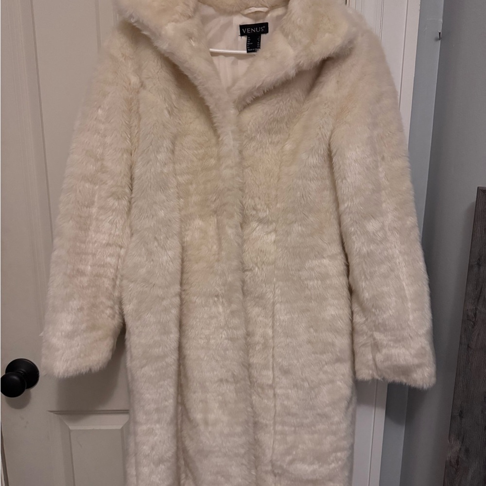 Venus Women's Cream Faux Fur Coat
